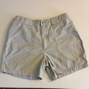 Cabela's Men's Light Khaki Flat Front Shorts